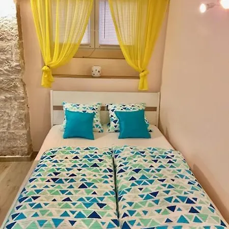 Turquoise Apartment *